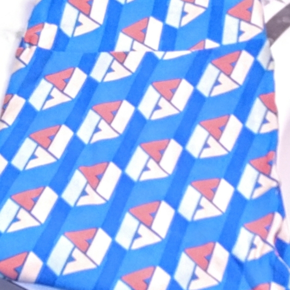 Lularoe tall & curvy leggings - Picture 2 of 4